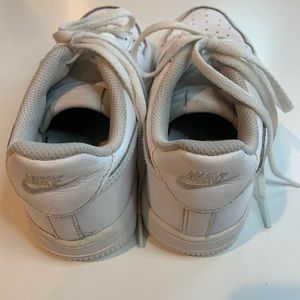 Nike Air Force 1 Little Kid shoe